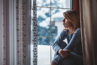 ŽENA-IN - Kvůli manželovu dětinskému slibu musíme prodat náš báječný dům, zlobí se Renata